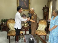 Gibran Silaturahmi ke Try Sutrisno, Sampaikan Undangan HUT RI ke-80