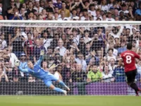 Gary Neville: Bruno Fernandes Jadi Bagian Masalah Lini Tengah Manchester United