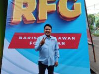 Muhammad Warakaf Tinjau Langsung Penyaluran Seragam Gratis, Warga Makassar Apresiasi Kepedulian Pemkot