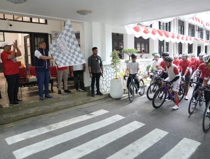 Wali Kota Makassar Lepas Ratusan Peserta Touring Sepeda Merdeka De Barru 2025