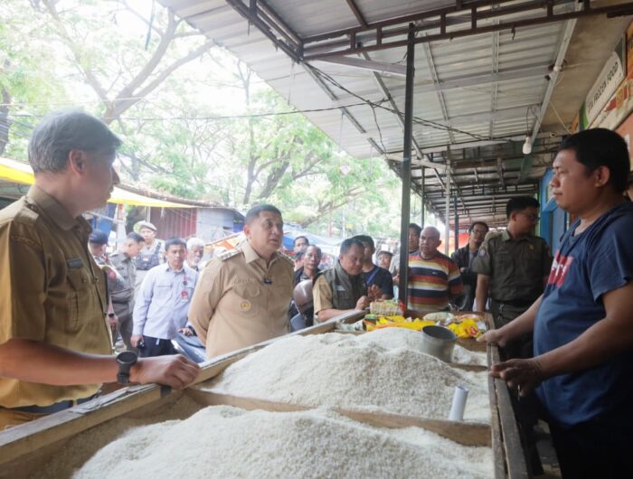 Wali Kota Makassar Sidak Pasar Pabaeng-baeng, Pastikan Harga Pangan Stabil dan Pasar Lebih Tertata