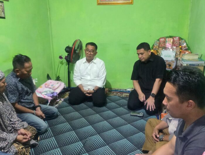 Munafri Dampingi Dirjen Otda Kunjungi Korban Tragedi DPRD Makassar