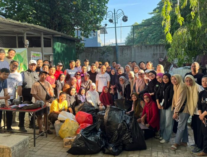 Peringati World Cleanup Day, Diskominfo Makassar Gelar Aksi Bersih-Bersih Sekaligus Kunjungi TPS3R, Dorong Warga Kelola Sampah Mandiri