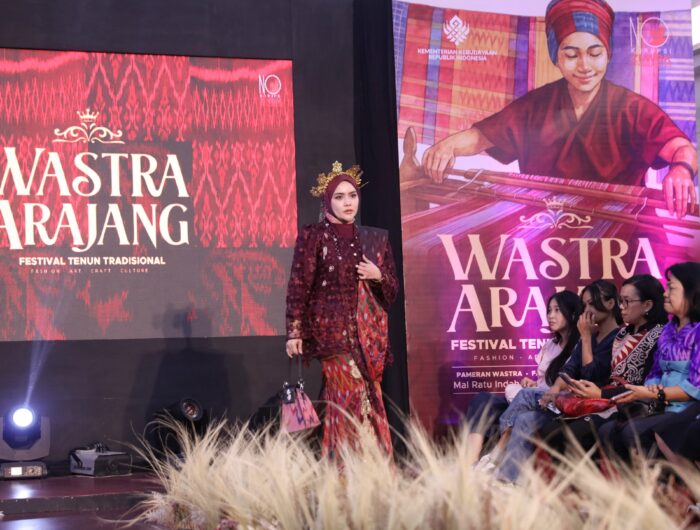Dekranasda Makassar Sukses Tampil di Wastra Arajang, Tenun Tradisional Menjadi Jembatan Tradisi dan Gaya Hidup Modern