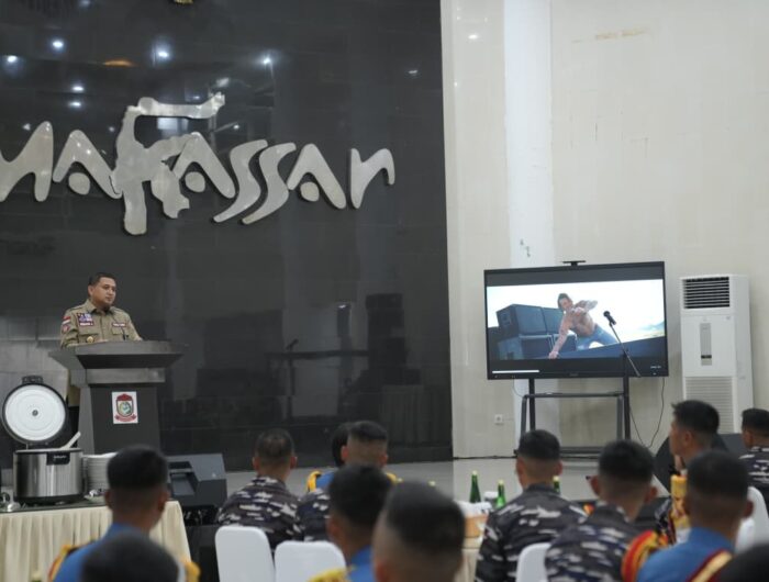 Wali Kota Munafri Sambut Kirab Taruna AAL, Tegaskan Pentingnya Menjaga Kedaulatan Laut Indonesia
