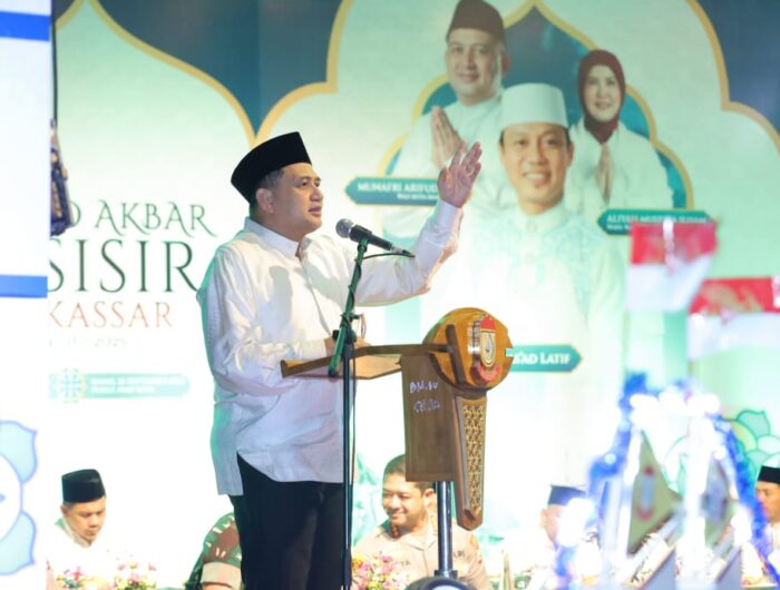 Maulid Akbar Pesisir Ditetapkan Jadi Agenda Tahunan, Wali Kota Munafri Dorong Tradisi Nelayan dan Warga Bersatu di Pelabuhan Paotere