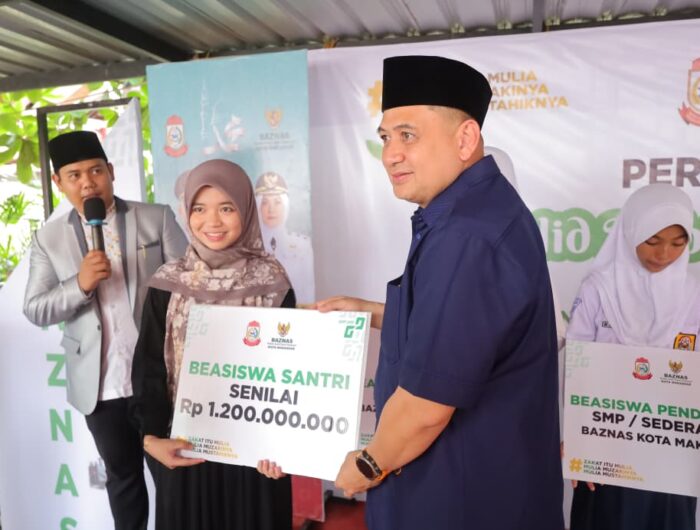 Munafri Ajak Baznas dan Pemkot Bersinergi Tuntaskan Kemiskinan Sinergi Pemkot–Baznas, Kunci Entaskan Kemiskinan di Makassar Wali Kota Makassar: Jika Potensi Zakat Dimaksimalkan, Sulit Cari Orang Miskin di Makassar Pemkot dan Baznas Jalan Bersama, Perkuat Daya Dobrakan Pembangunan