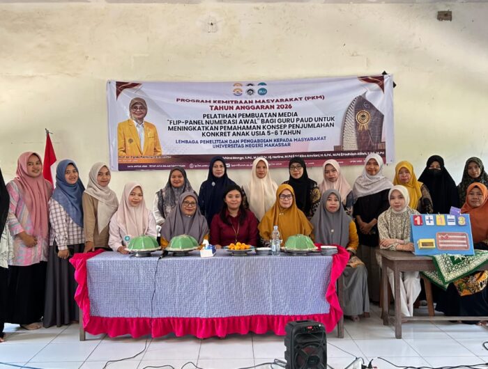 Tim PKM PGPAUD UNM Latih Guru PAUD di Gowa Kembangkan Media Flip Panel Numerasi Awal