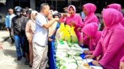 Kolaborasi APPI, Polsek, dan Perumda Pasar Hadirkan Pasar Murah untuk Warga Mamajang